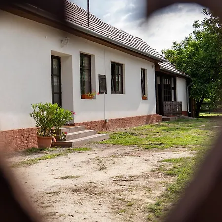 Patakparty Lak 公寓 *